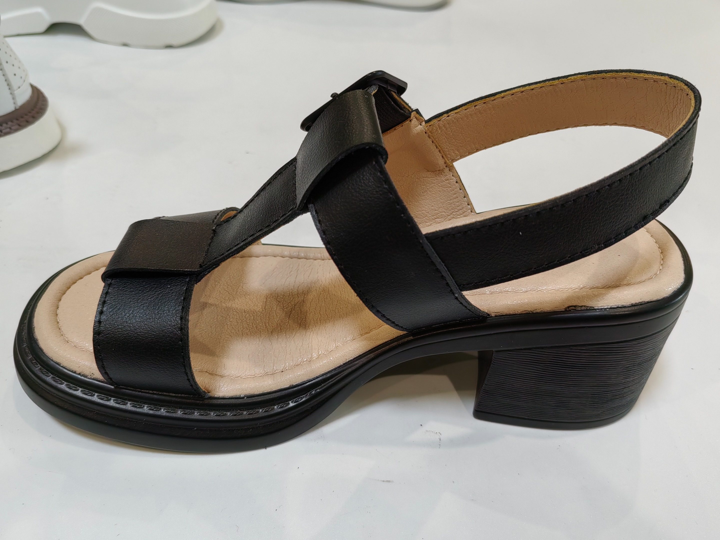 Casual women's shoes Sandal models